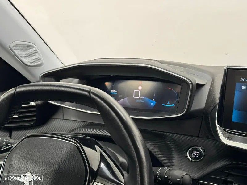 Peugeot 2008 1.5 BlueHDi Allure EAT8 - 21