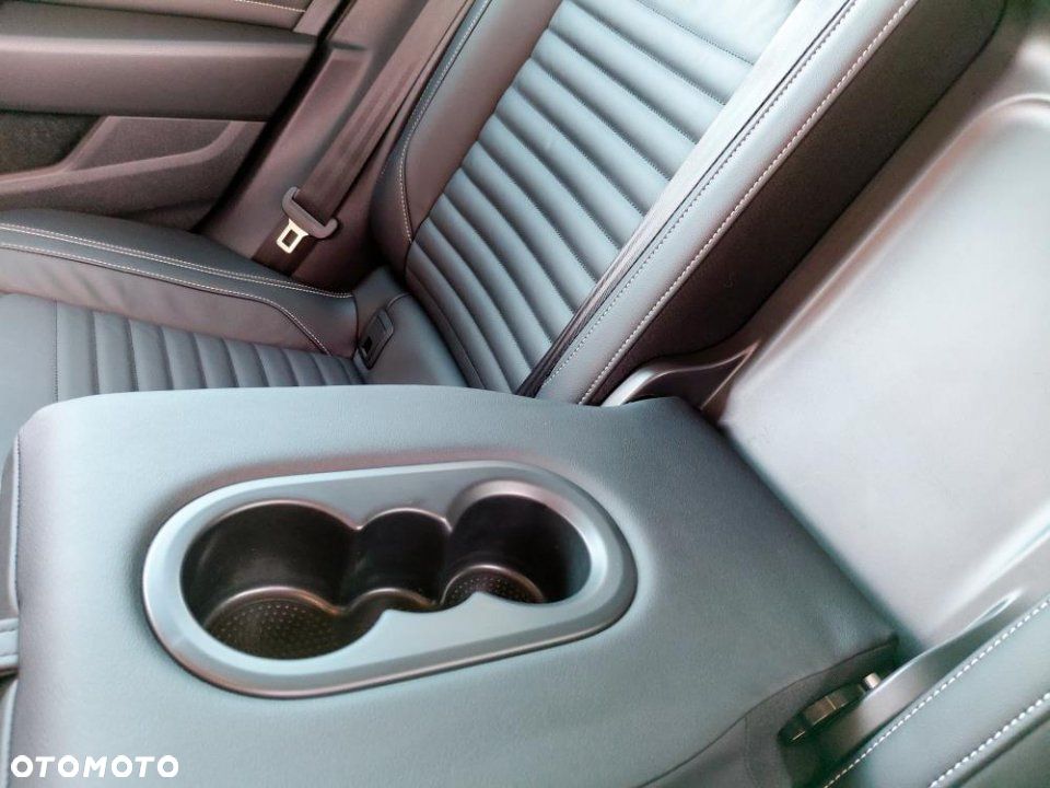 Volkswagen Passat - 16