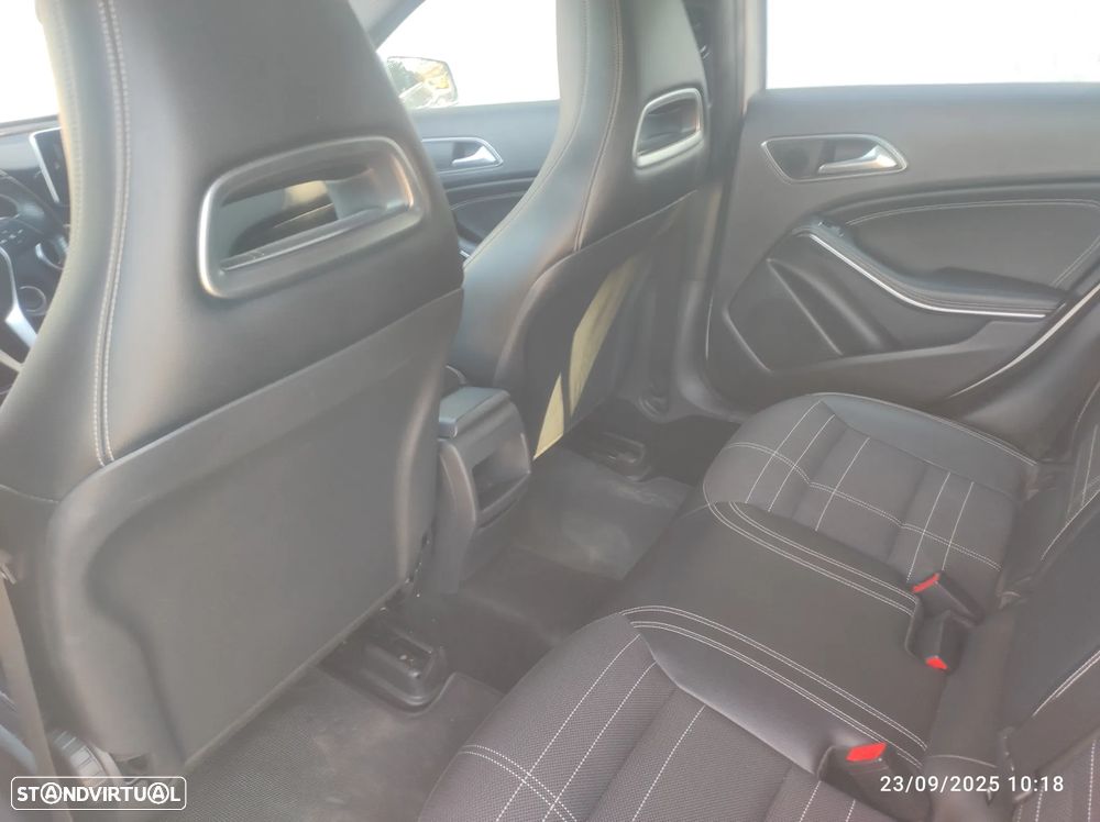 Mercedes-Benz CLA 180 d Shooting Brake Urban - 3