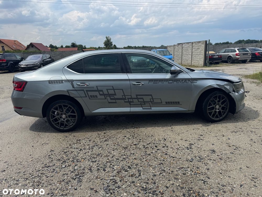Skoda Superb 2.0 TDI DSG Sportline - 4
