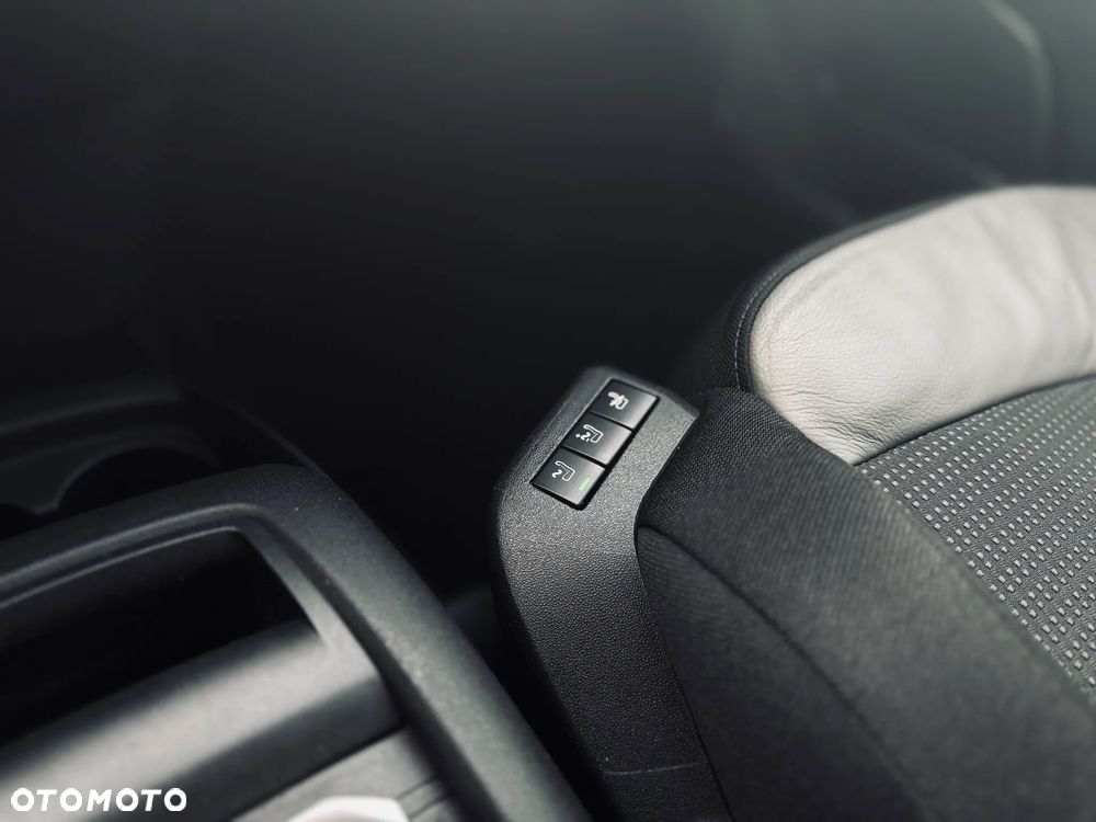 Citroën C4 Grand Picasso 2.0 HDi FAP EGS6 (7-Sitzer) Exclusive - 28