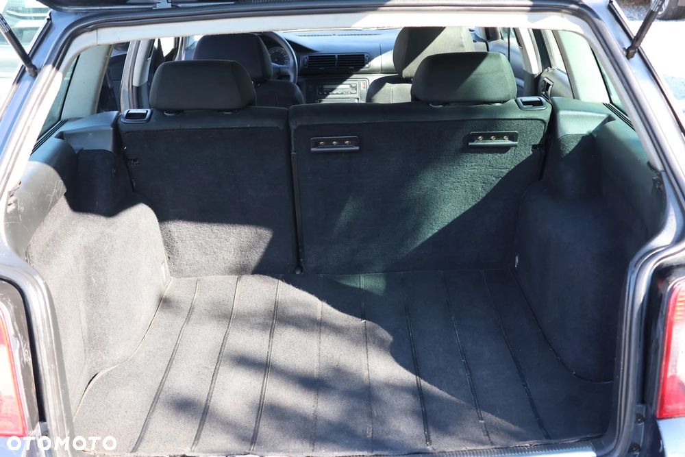 Volkswagen Passat 1.9 TDI Comfortline - 12