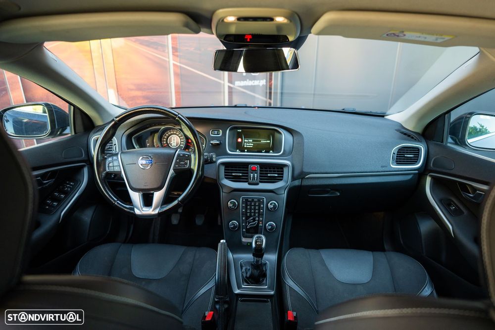 Volvo V40 D2 Momentum - 10