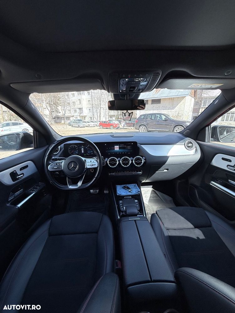 Mercedes-Benz GLA - 10