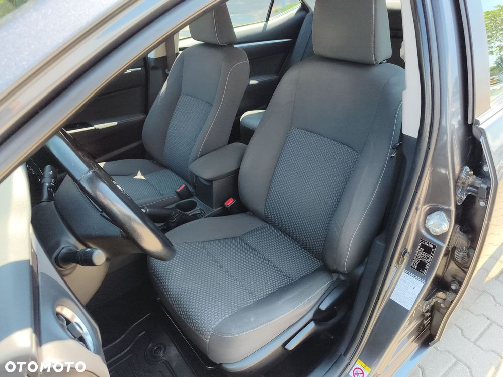 Toyota Corolla 1.6 Premium EU6 - 18