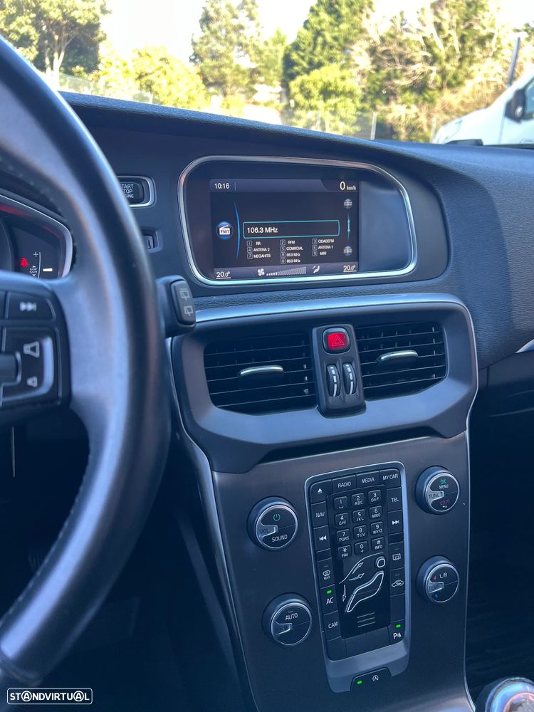 Volvo V40 D2 Momentum - 18