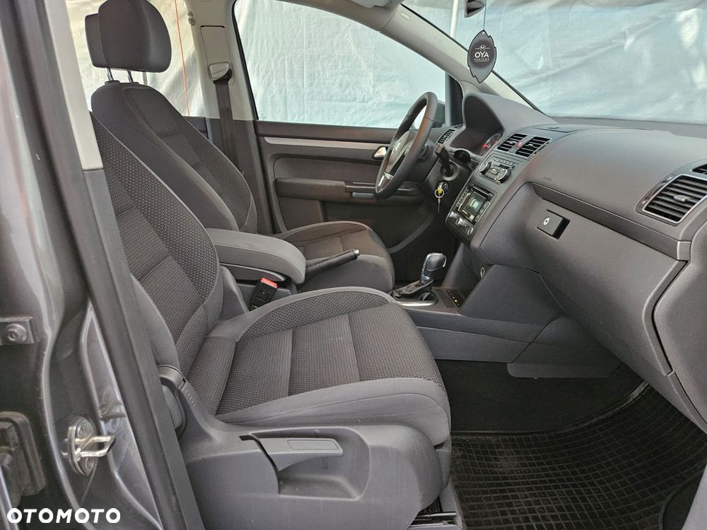 Volkswagen Touran - 19