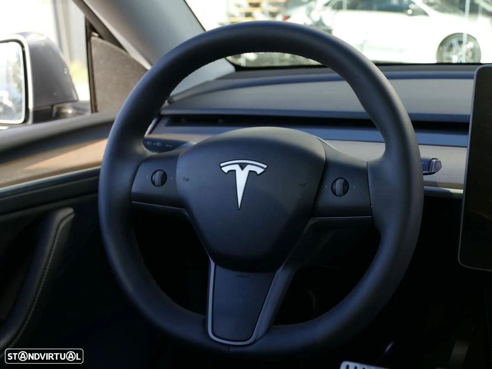 Tesla Model Y Performance Tração Integral - 37