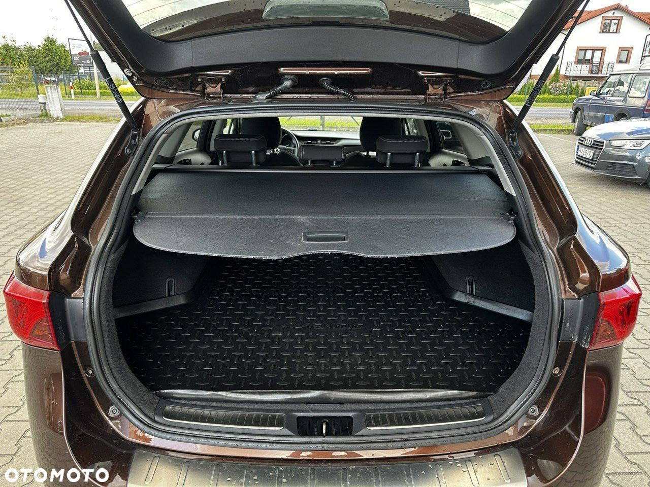 Toyota Avensis 2.0 D-4D Premium - 13