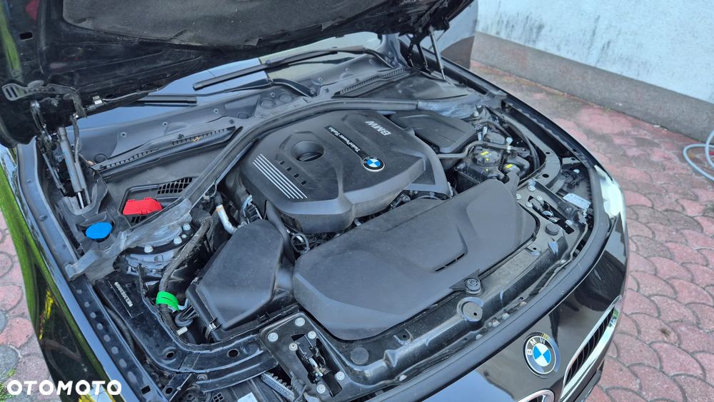 BMW Seria 3 320i xDrive Advantage sport - 30