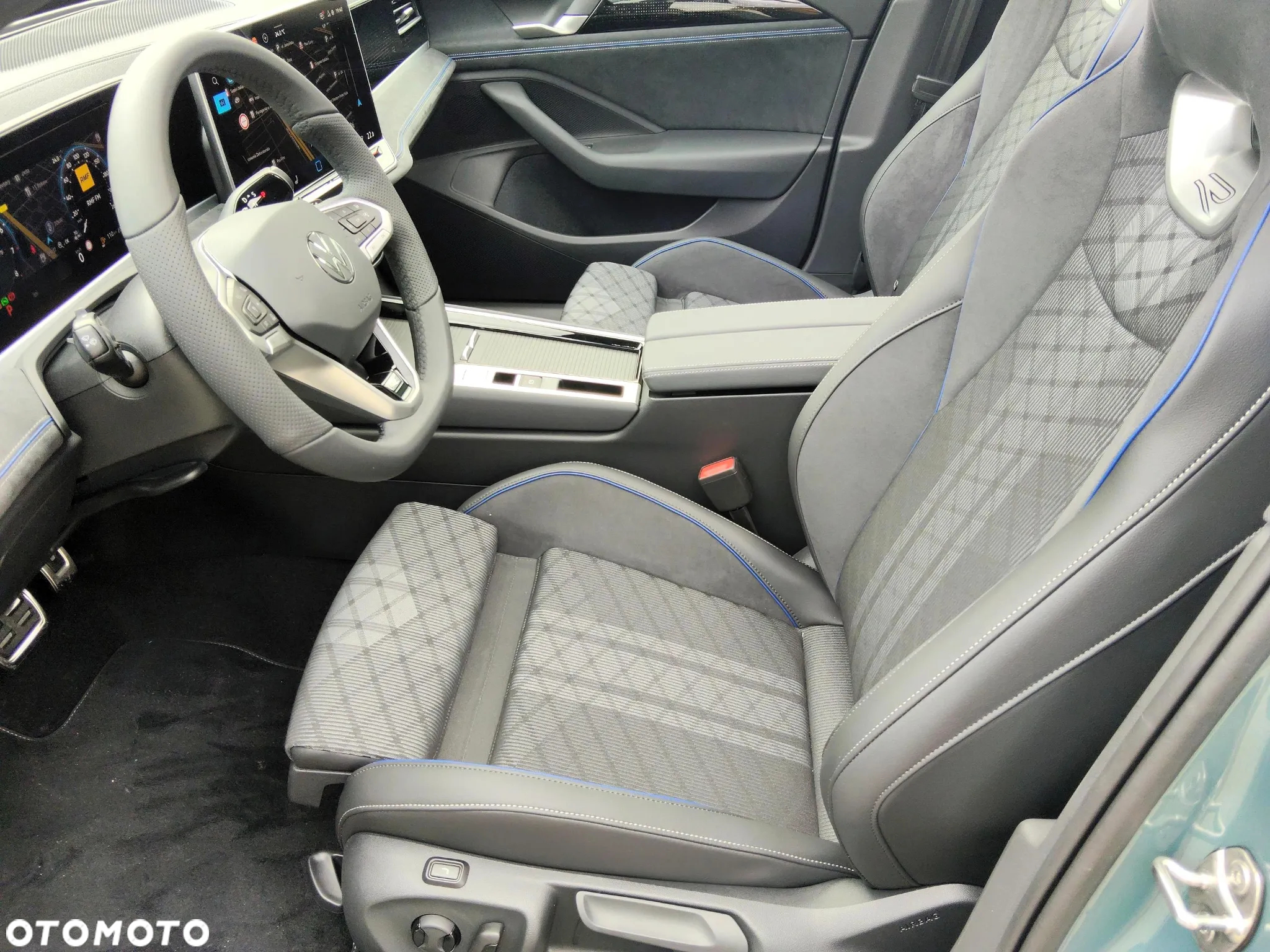 Volkswagen Passat 2.0 TSI 4Mot R-Line Plus DSG - 30