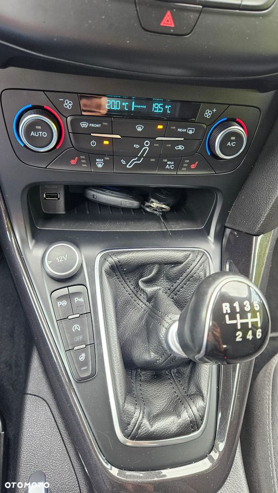 Ford Focus 1.0 EcoBoost Start-Stopp-System TREND - 12