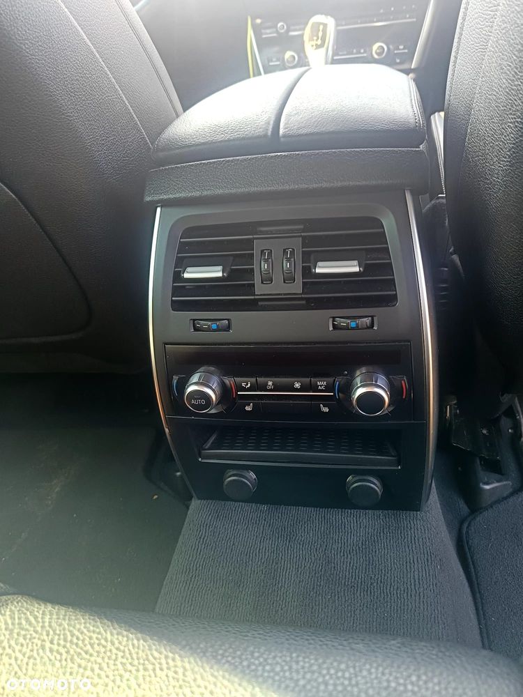 BMW 5GT - 6
