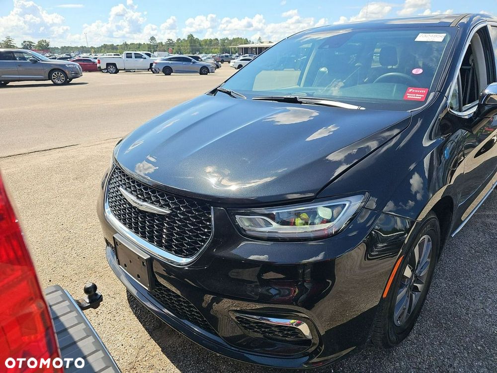 Chrysler Pacifica - 3