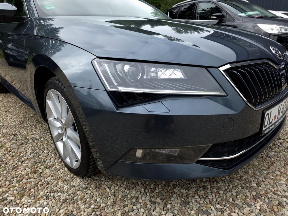 Skoda Superb 2.0 TDI Style DSG - 2