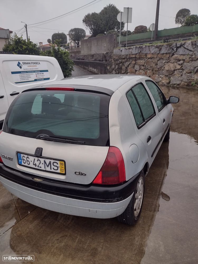 Renault Clio - 6