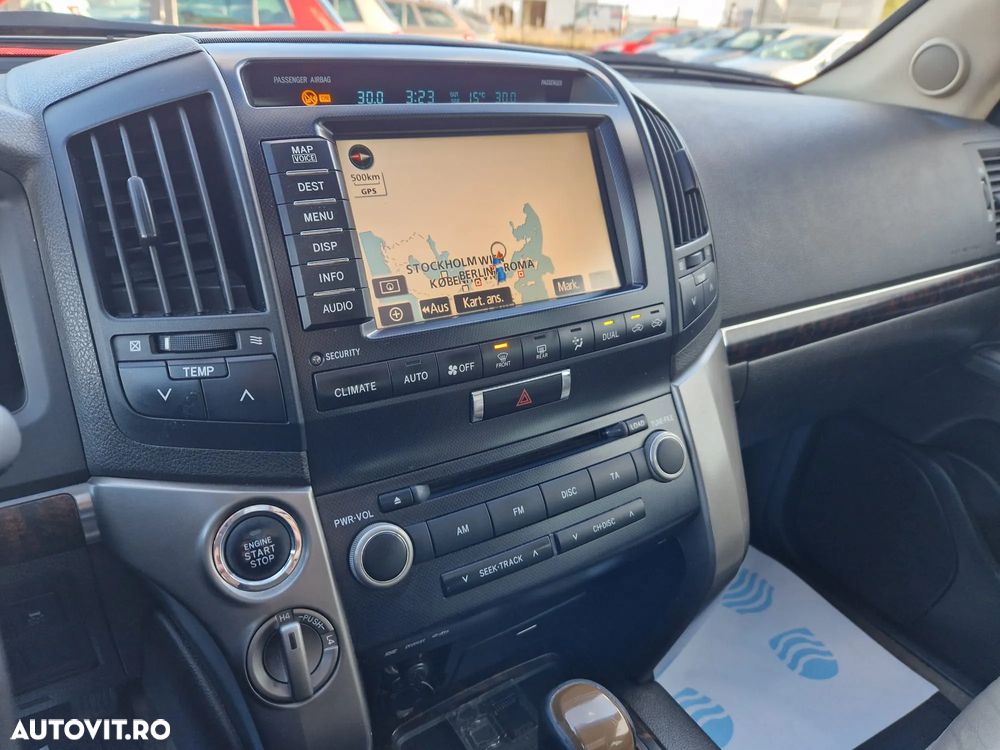 Toyota Land Cruiser V8 4.5 Aut Luxury - 28