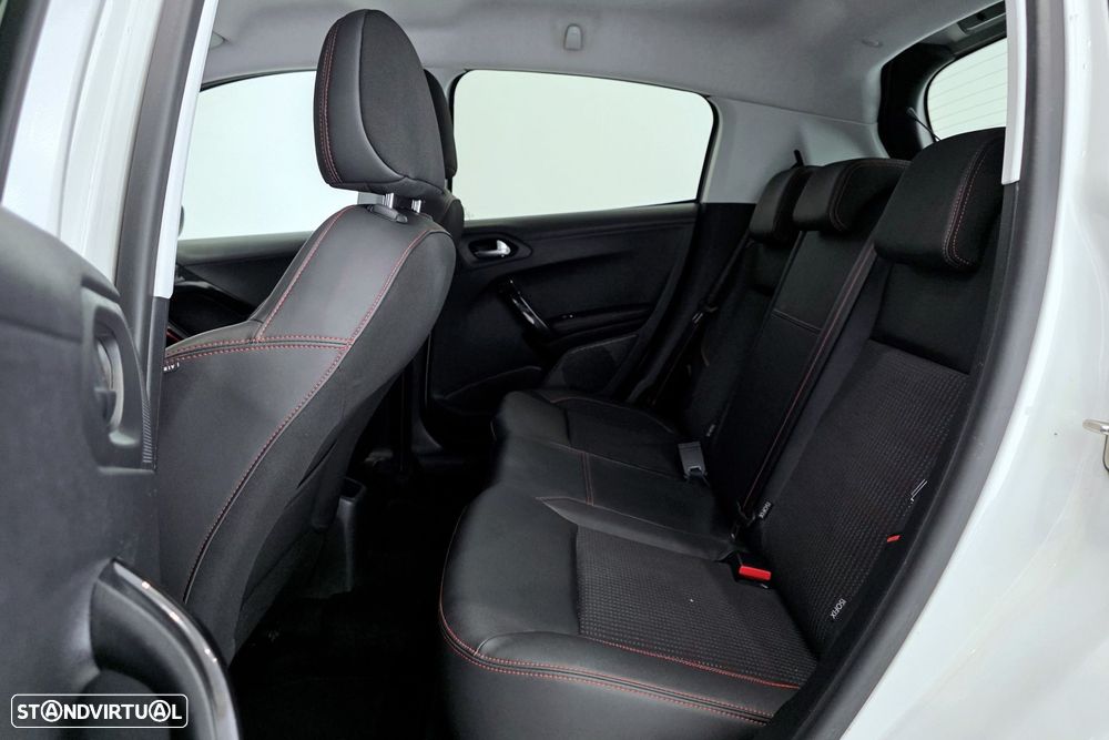 Peugeot 208 1.2 PureTech GT Line - 11
