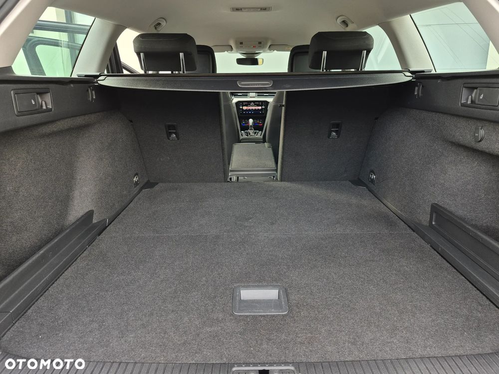 Volkswagen Passat 2.0 TSI Business DSG - 22