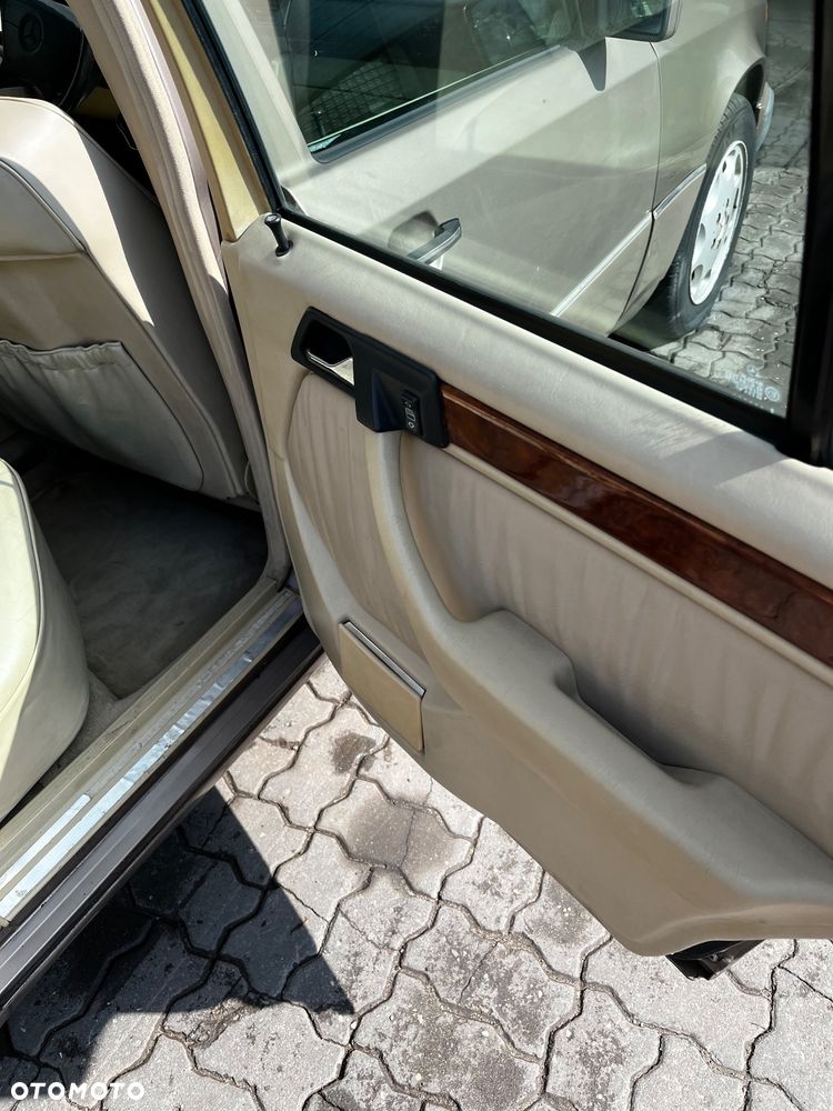 Mercedes-Benz W124 (1984-1993) - 30