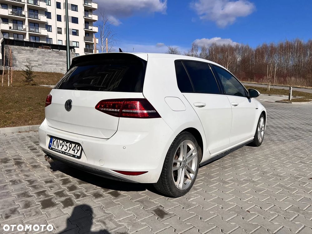 Volkswagen Golf - 11