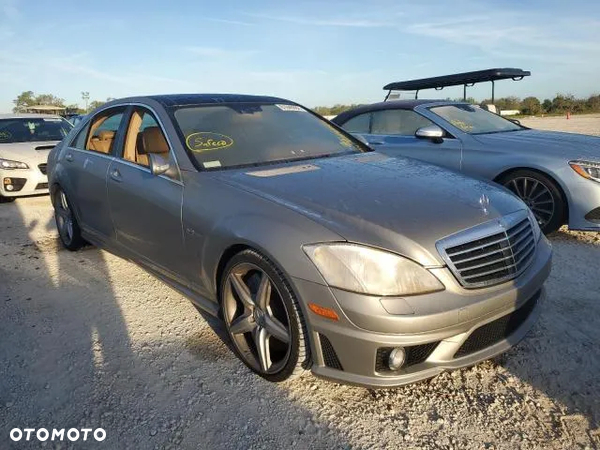 MERCEDES-BENZ S W221 63 AMG 6.2L V8 2008 Karoseria Części