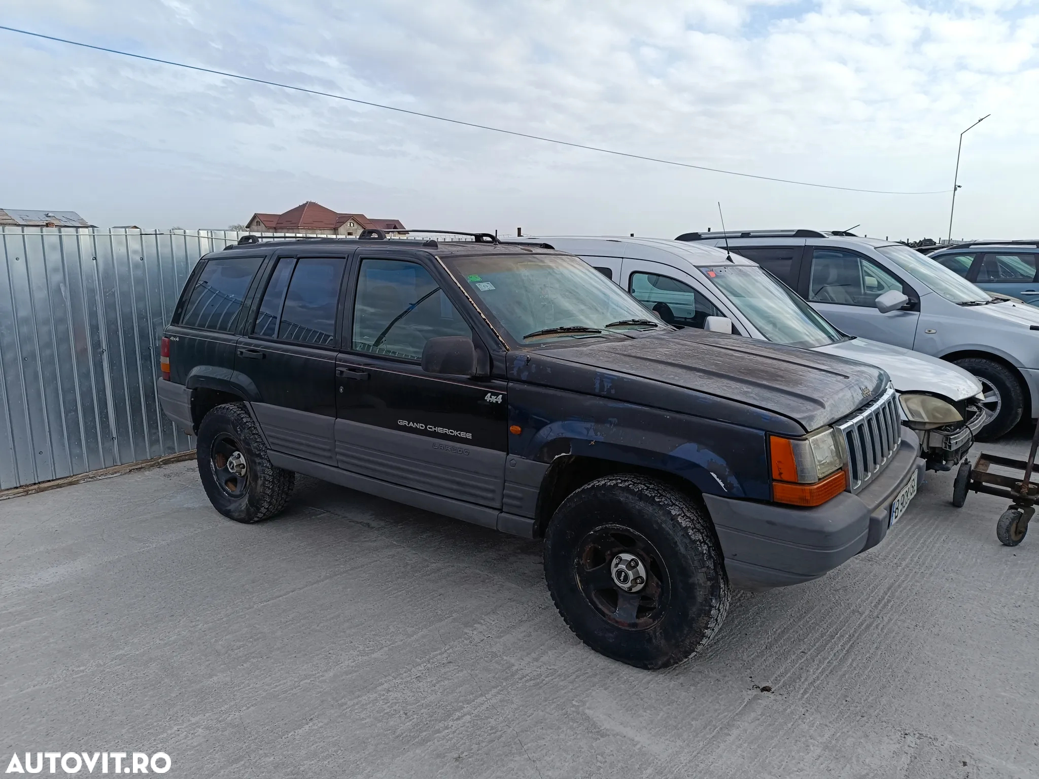 Dezmembrez Jeep Grand Cherokee ZJ 5.2v84.0 benzina,2,5d - 10