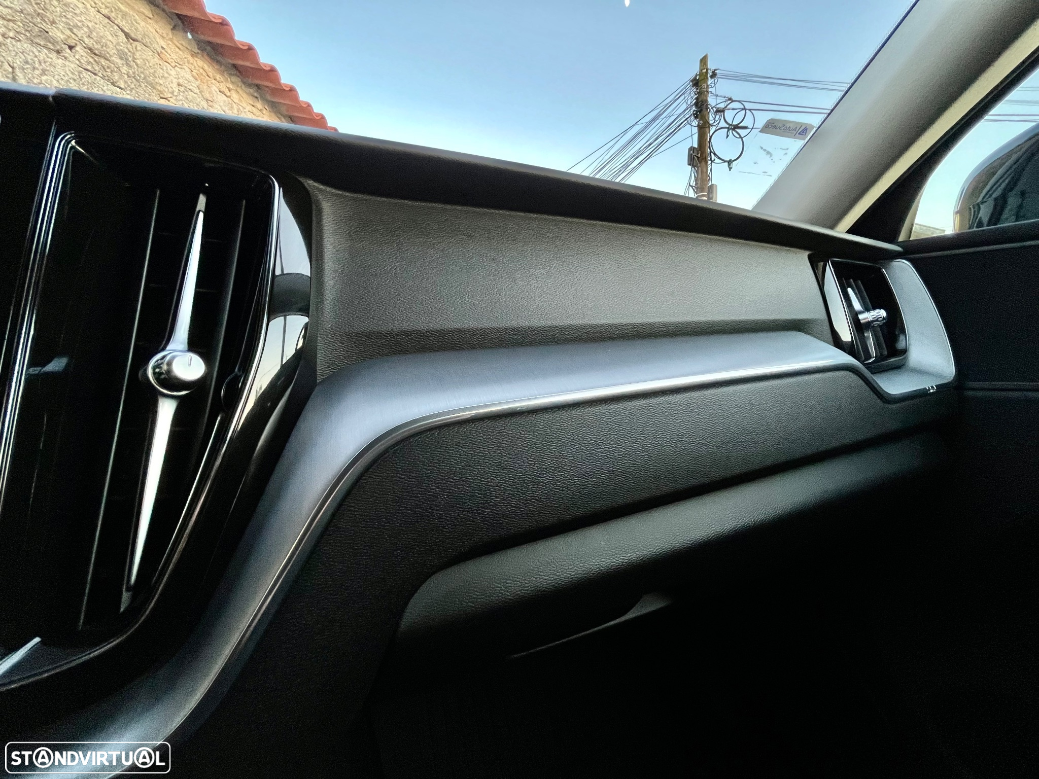 Volvo XC 60 2.0 D4 Momentum AWD Geartronic - 43