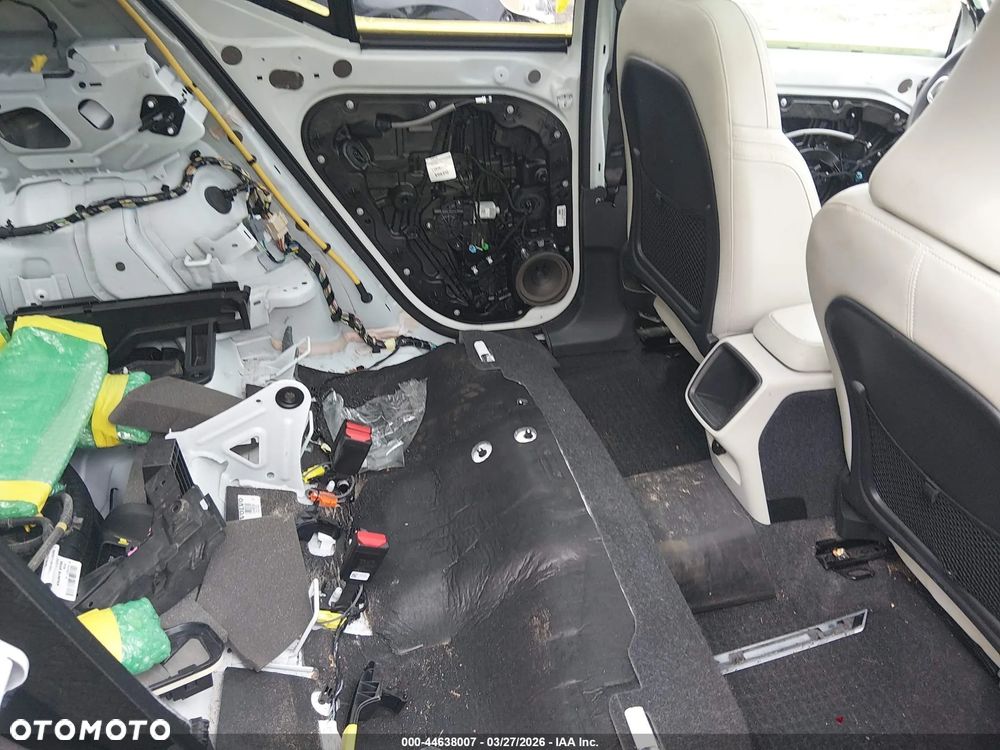 Volvo XC 40 T5 AWD Momentum - 34