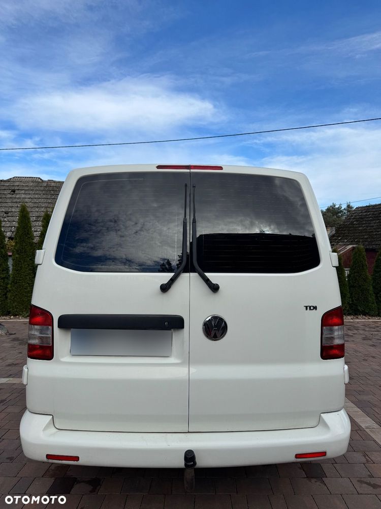 Volkswagen Caravelle - 11