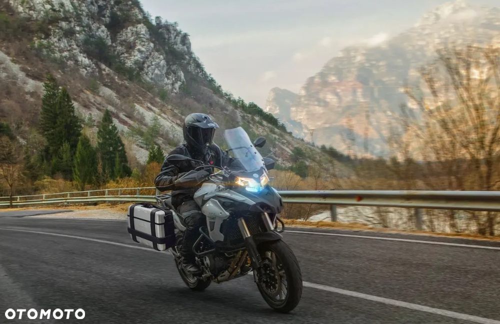 Benelli TRK 502 - 5