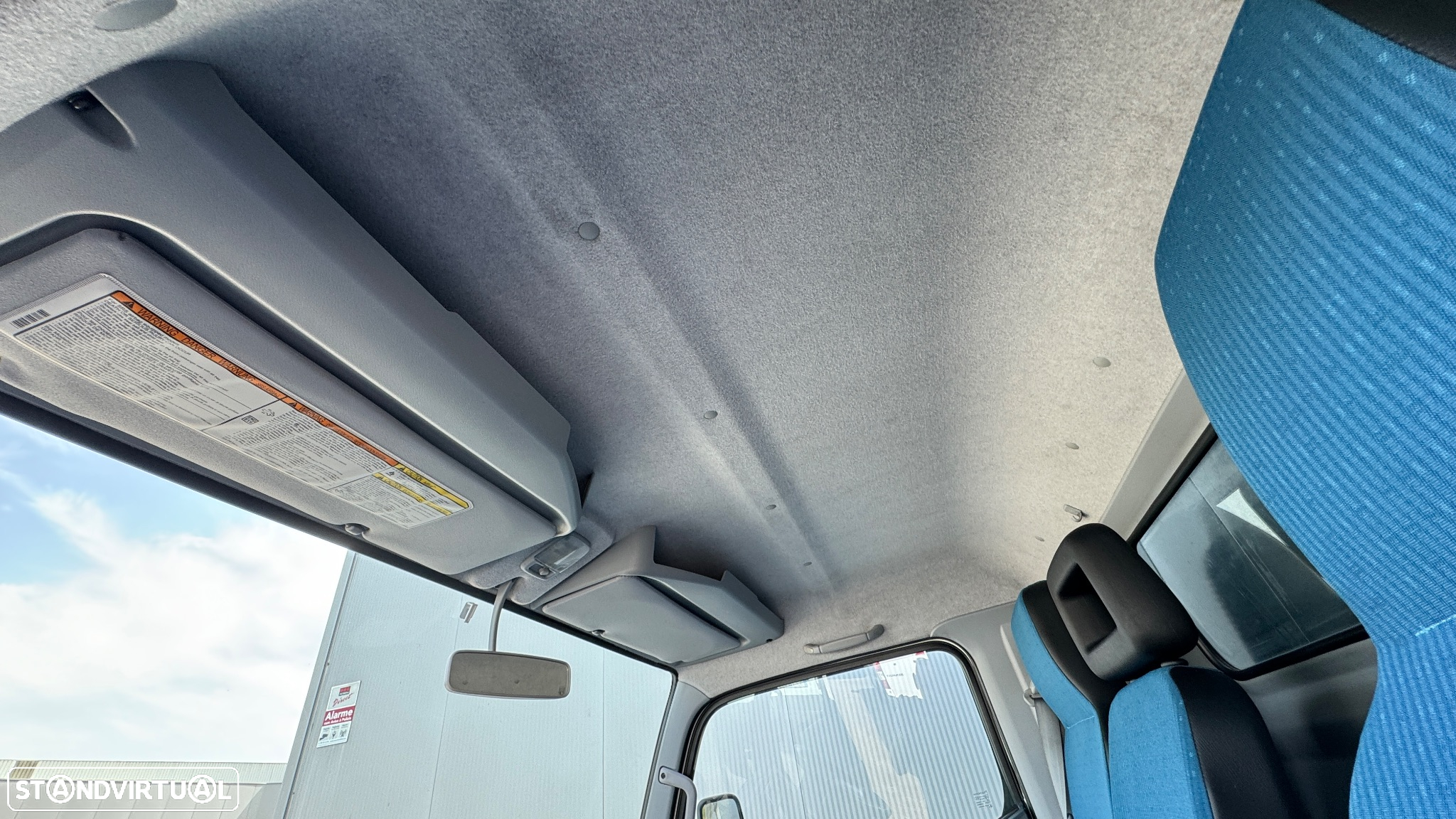 Mitsubishi Canter 3C13 C/Lonas - 24