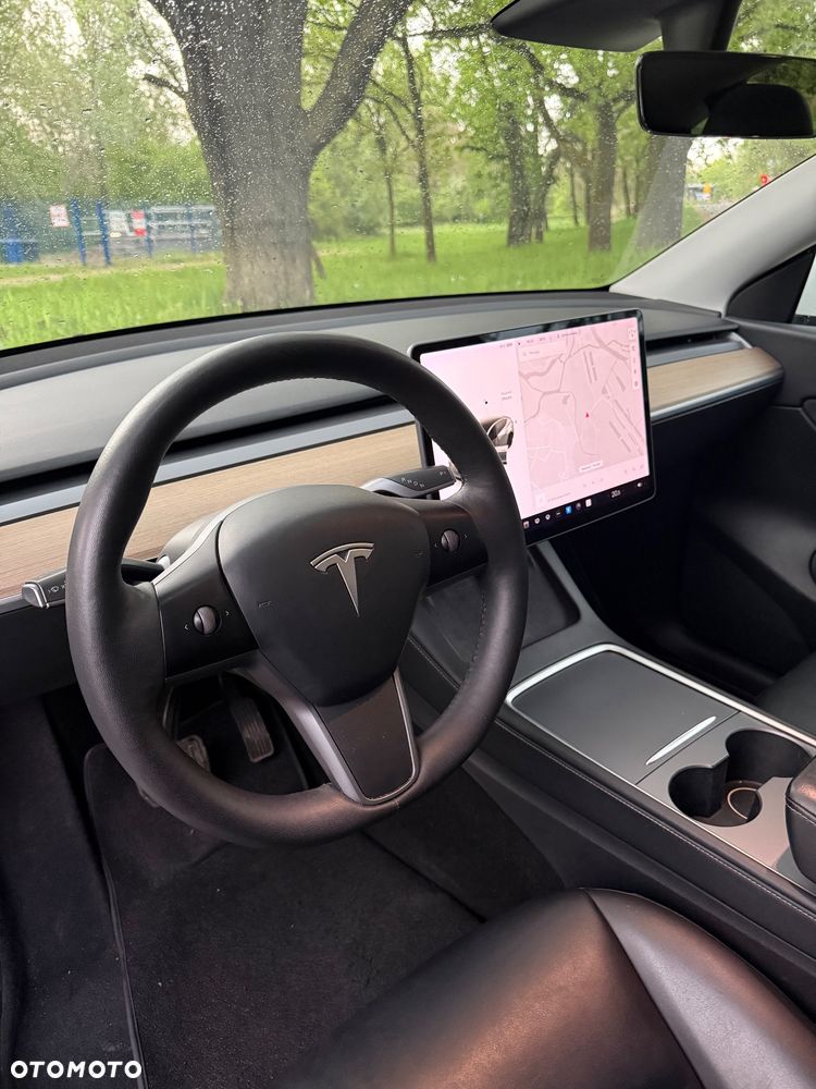 Tesla Model Y Long Range Dual Motor AWD - 15