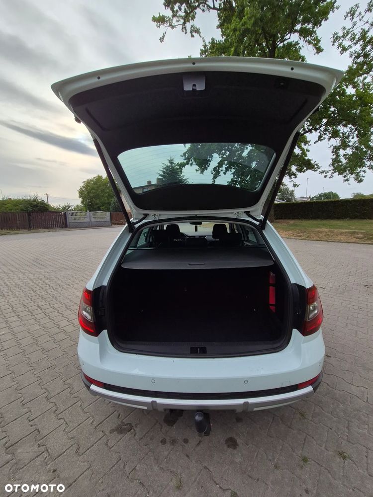 Skoda Octavia 2.0 TDI 4x4 Ambition DSG - 25