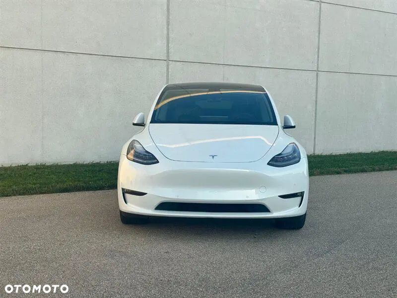 Tesla Model Y Long Range Dual Motor AWD - 2