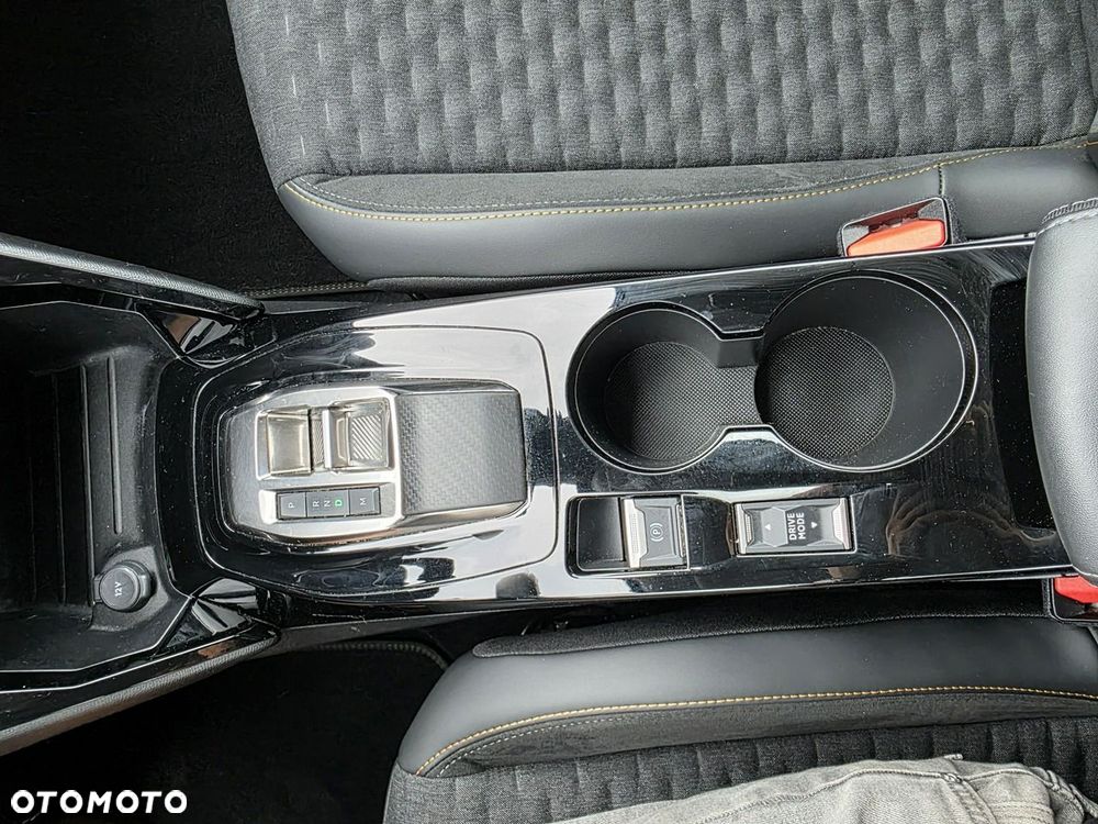Peugeot 2008 1.5 BlueHDi Allure S&S EAT8 - 26