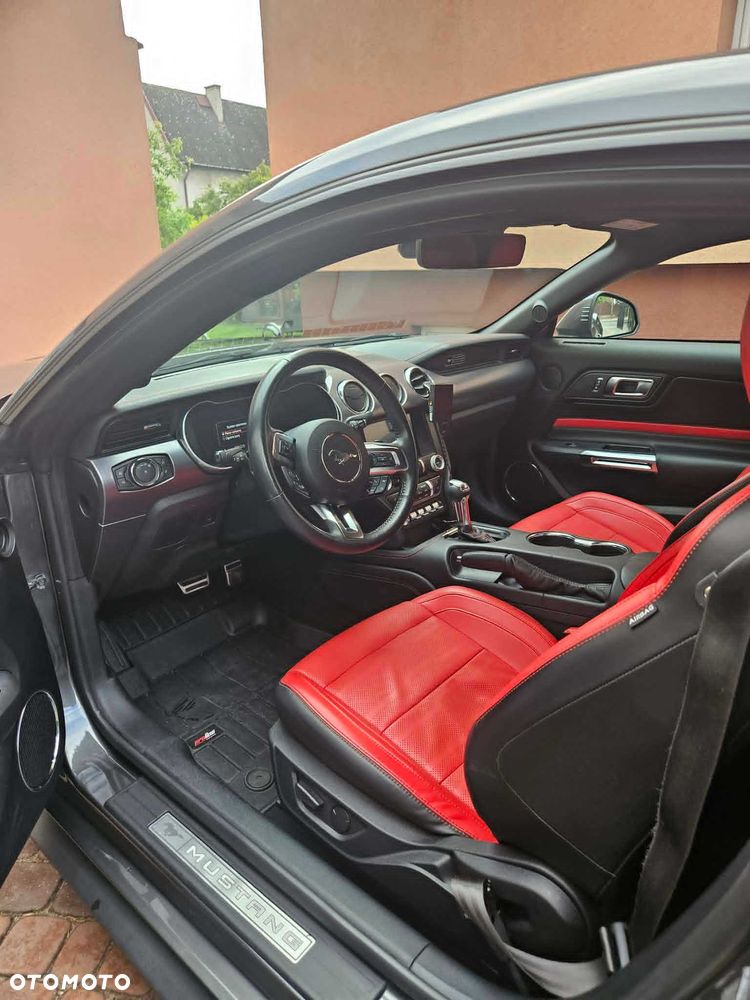 Ford Mustang - 6