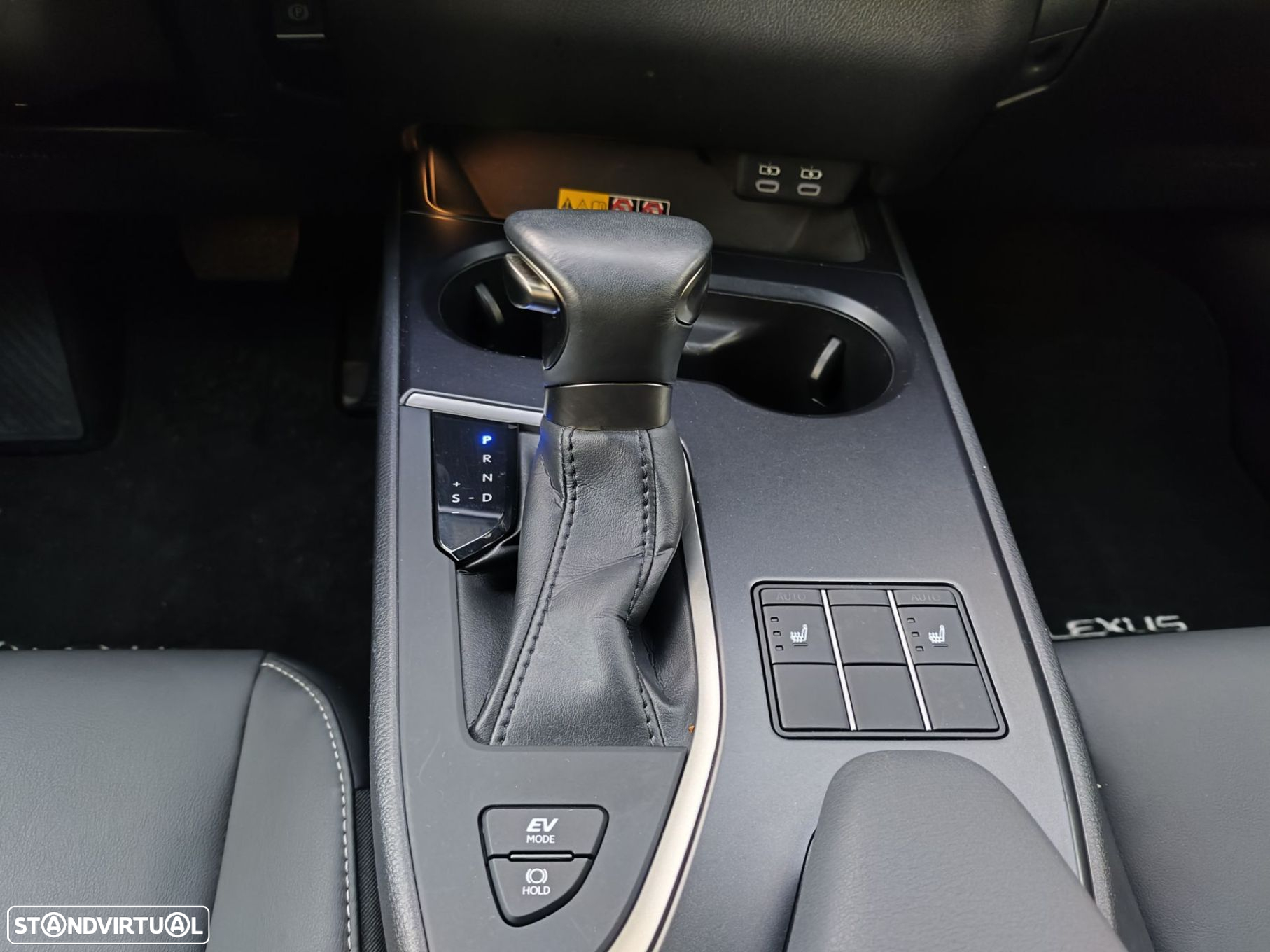 Lexus UX 250h Sport (Ecrã 12.3) - 21