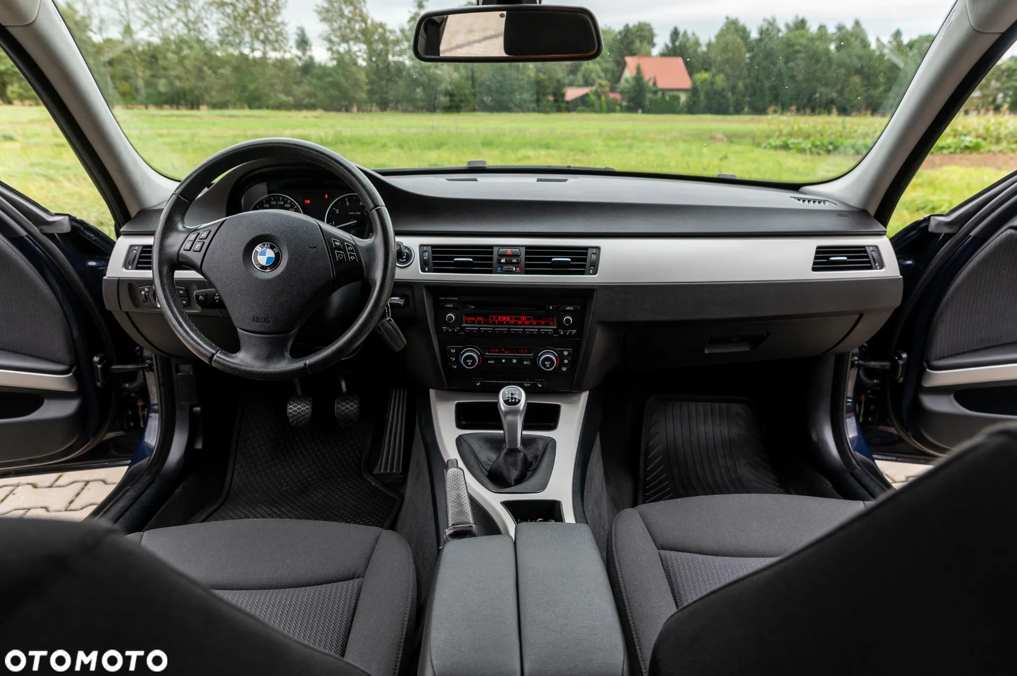 BMW Seria 3 318i - 28