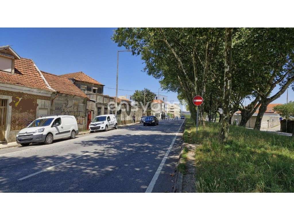 Terreno para construção a 800m do Hospital São João em Paranhos- Porto - Grande imagem: 2/9
