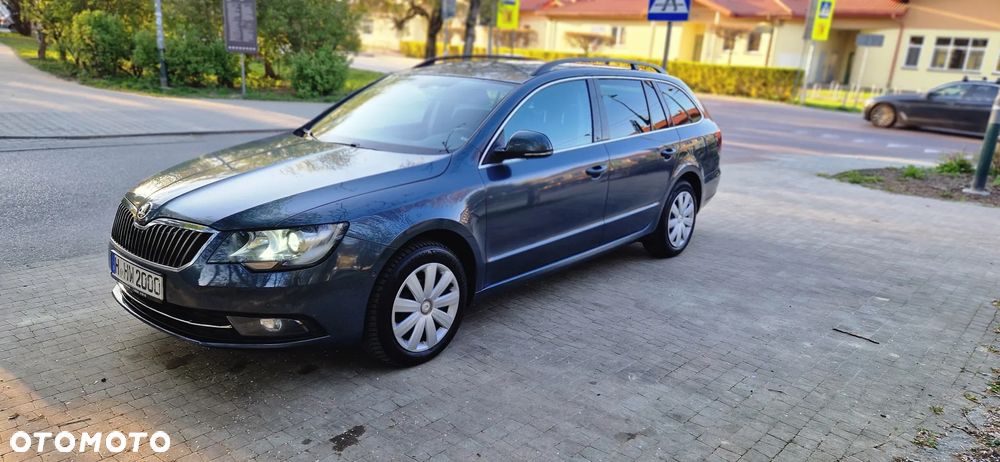 Skoda Superb 2.0 TDI DSG Exclusive - 4