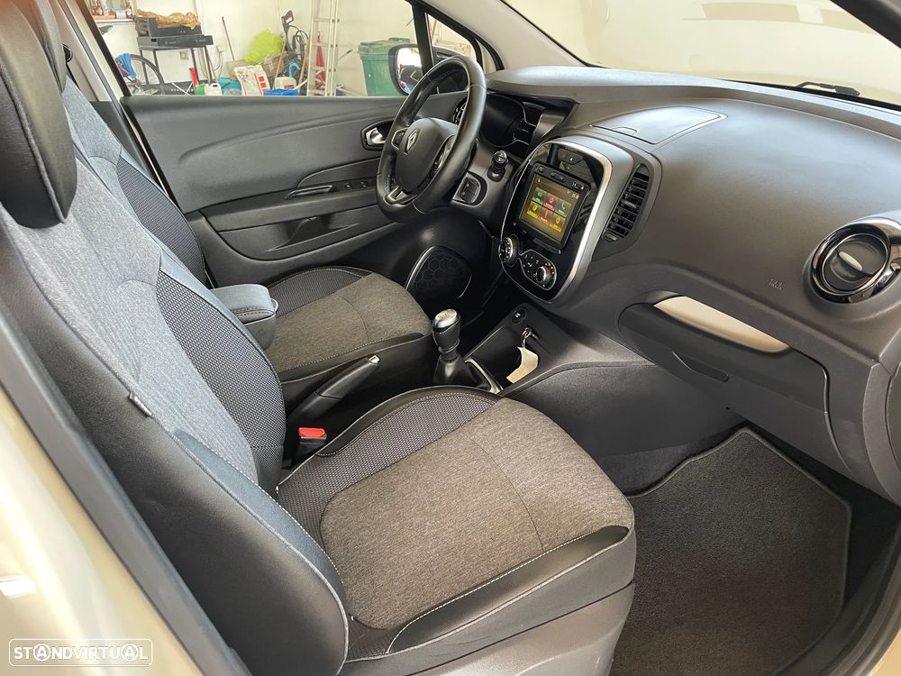 Renault Captur 1.3 TCe Exclusive - 17