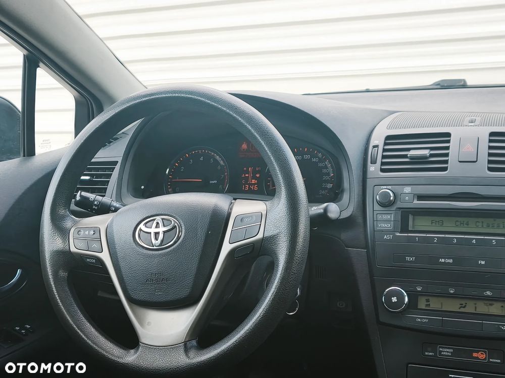 Toyota Avensis 1.6 Luna - 12