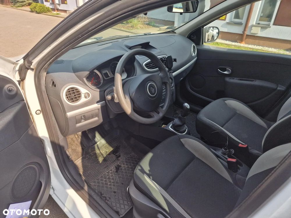 Renault Clio 1.5 dCi Alize - 6