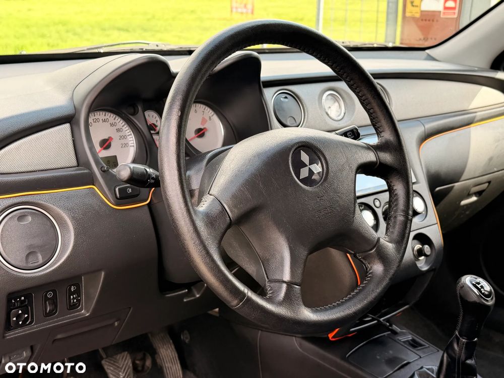 Mitsubishi Outlander - 15