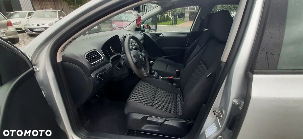 Volkswagen Golf - 32