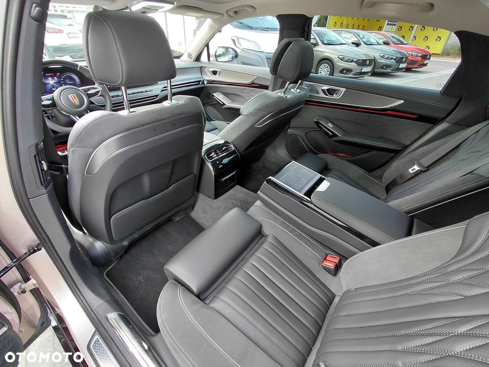 Hongqi H9 - 10