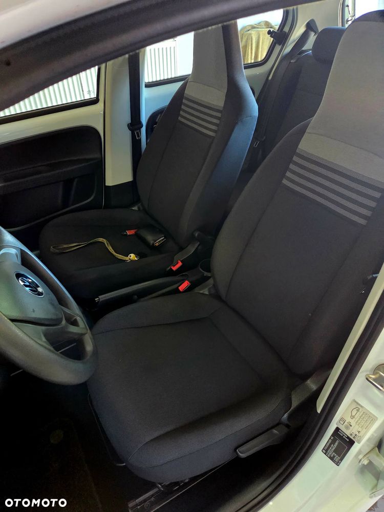Volkswagen up! move - 14