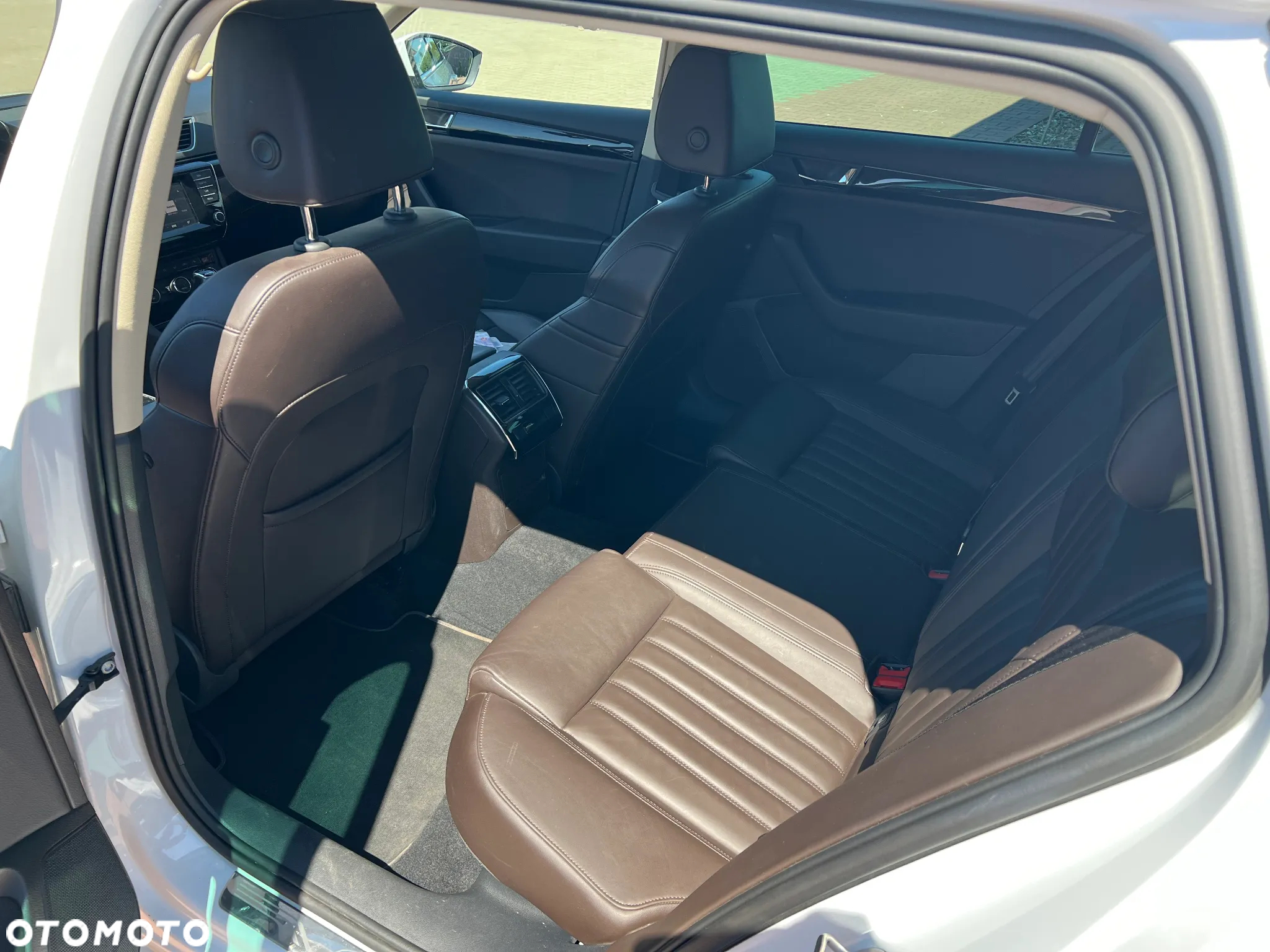 Skoda Superb Combi 2.0 TDI DSG L&K - 22