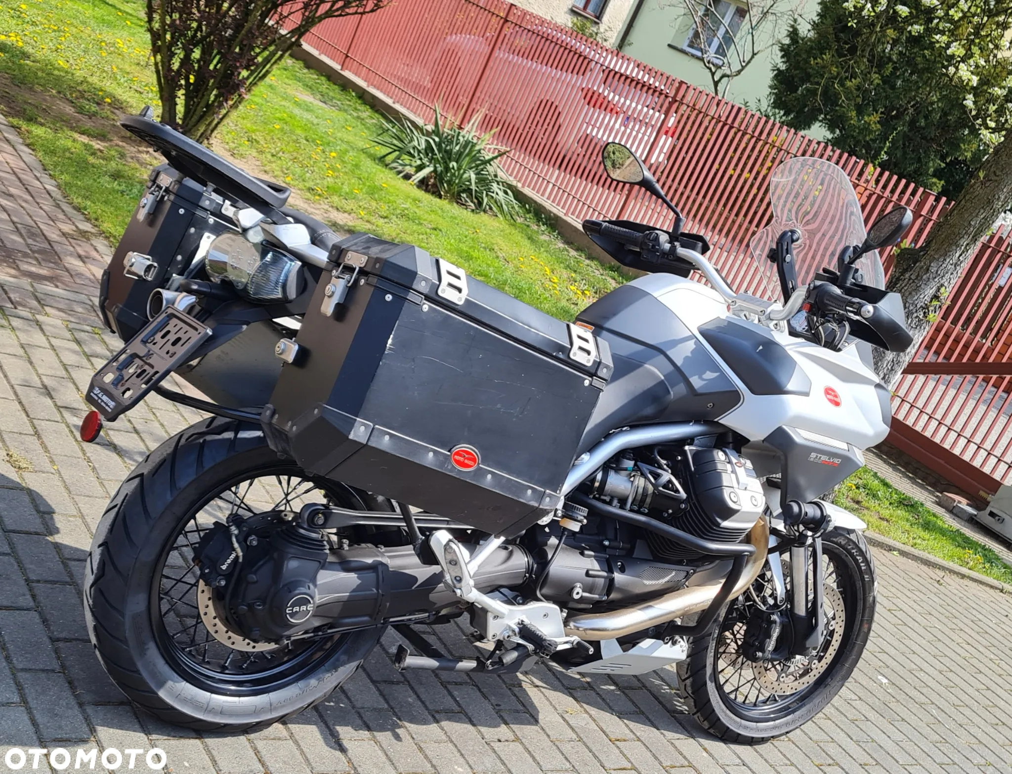 Moto Guzzi Stelvio - 4
